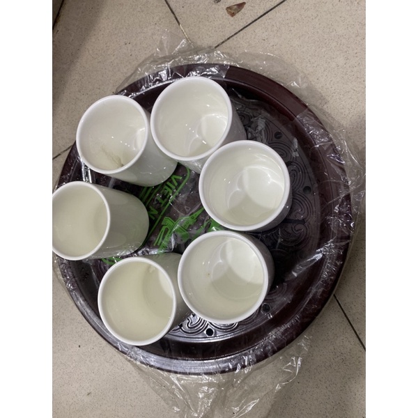 Chung sứ trắng