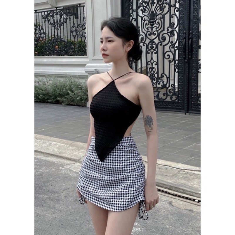 Áo Yếm Kiểu Vạt Nhọn Dáng Ôm Hở Lưng Cực Quyến Rũ