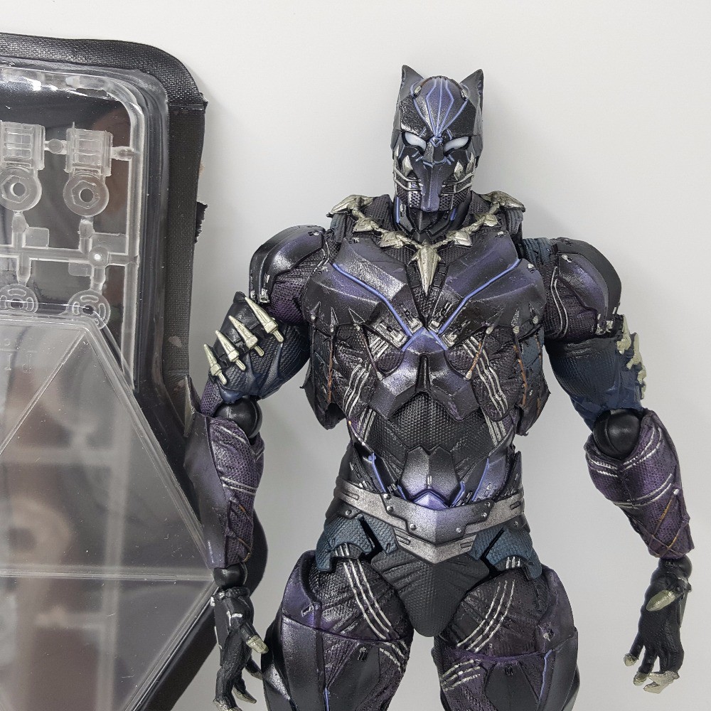 Mô hình Báo đen Black Panther PAK - Play Arts Kai