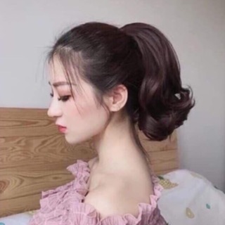 Tóc ngoạm xoăn đuôi ngắn