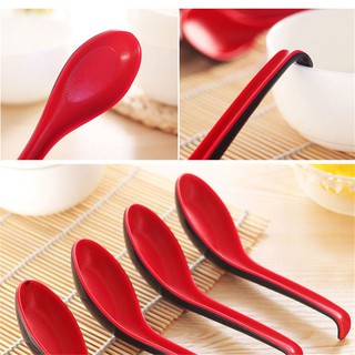 Muỗng ăn súp màu đỏ đen cao cấp