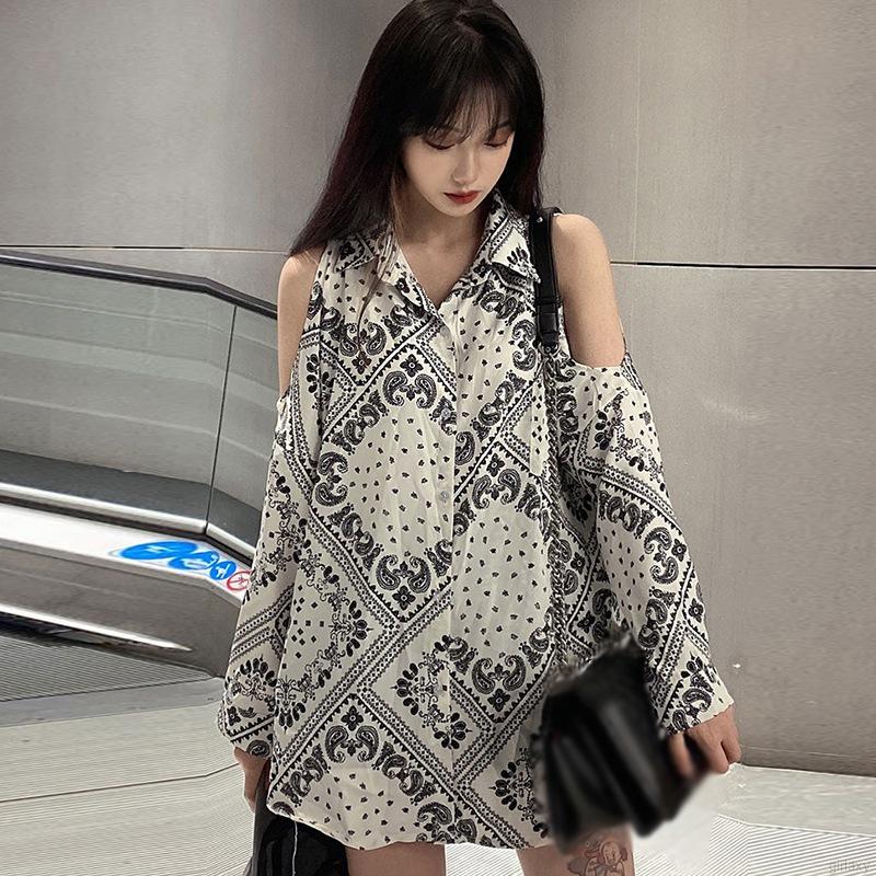 Áo sơ mi tay dài hở vai in họa tiết độc đáo phong cách Hàn Quốc retro