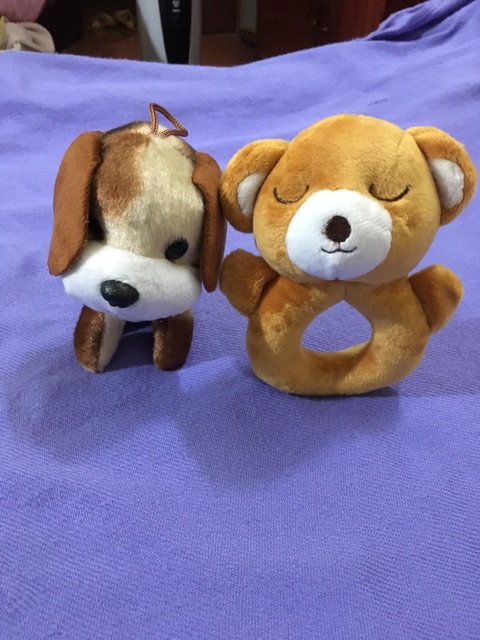 Thú nhồi bông hình chó, mèo.