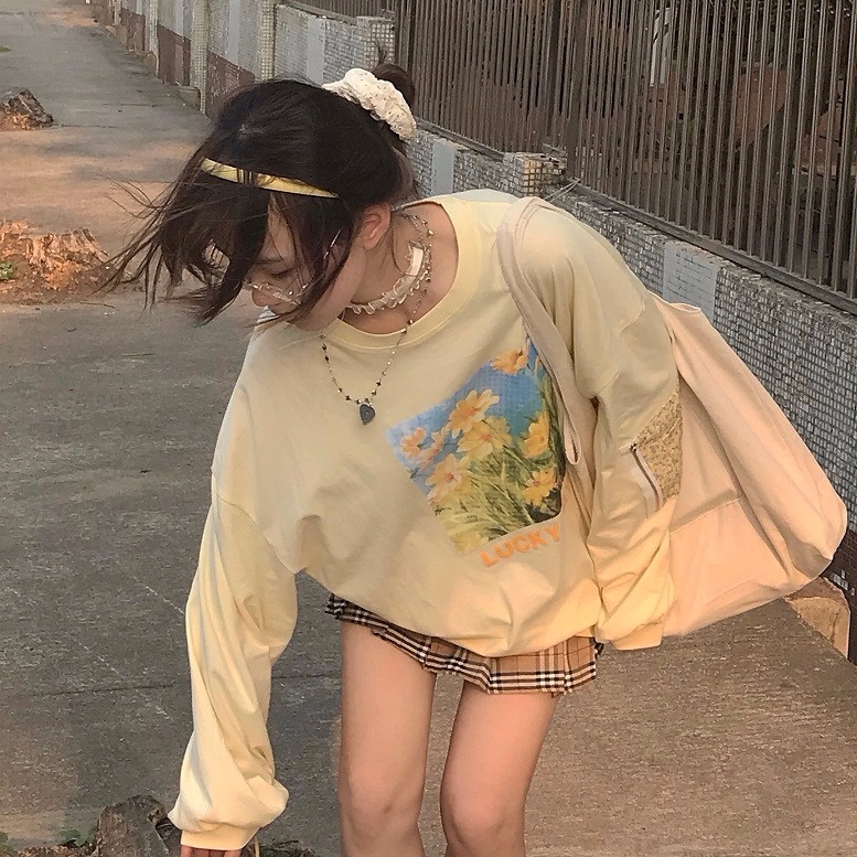 Áo Thun Nữ Tay Dài Phối Họa Tiết Tranh Sơn Dầu Thời Trang