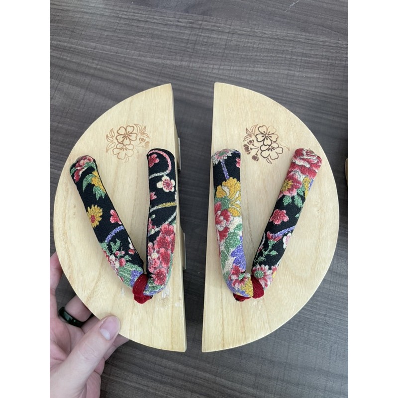 Geta mặt trăng/guốc gỗ Nhật Bản tròn có sẵn