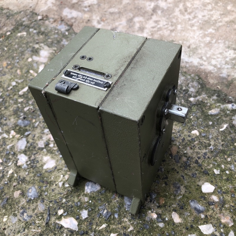 Máy phát điện quân đội Dynamo Hand Crank