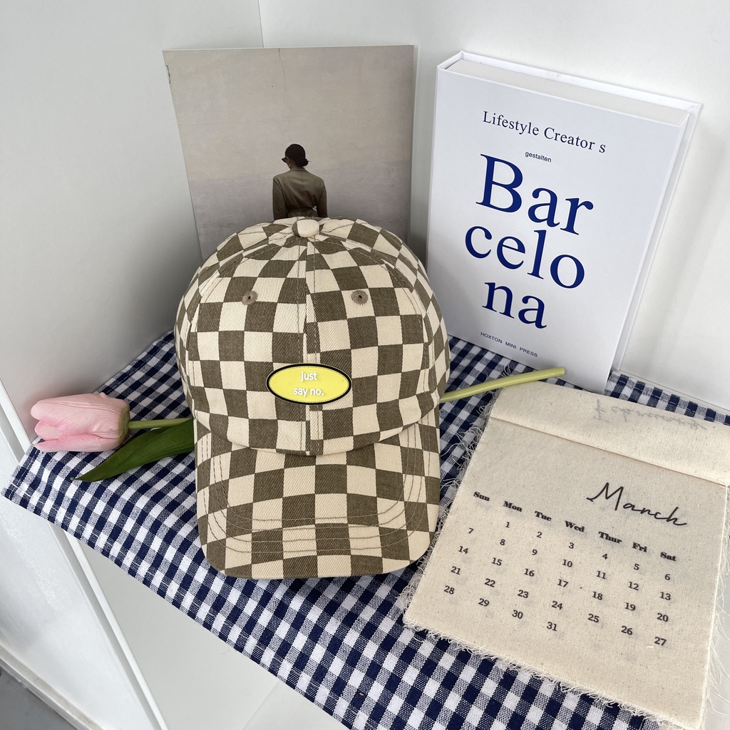 Mũ Lưỡi Trai Vành Cong Họa Tiết Caro Trắng Đen Phong Cách Hàn Quốc Dễ Phối Đồ Thời Trang Xuân Hè Cho Nữ