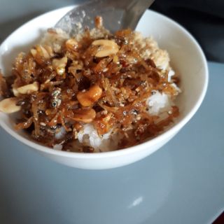 Cá cơm rang lạc vừng