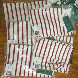 Áo phông kẻ đỏ h&m