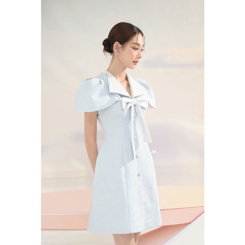 Đầm thiết kế vai vuông cổ nơ nữ tính điệu đà,chất liệu nhăn nhẹ nhàng thoáng mát JM Dress Design 1P11.2207WF