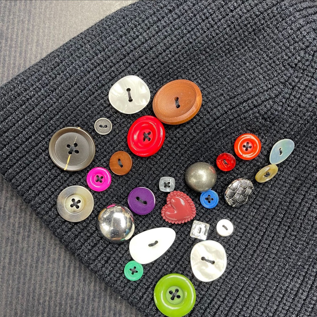 Mũ Len Dệt Kim Dày Dặn Ấm Áp Phối Nút Nhiều Màu Sắc Phong Cách Đường Phố Cá Tính Dành Cho Nữ