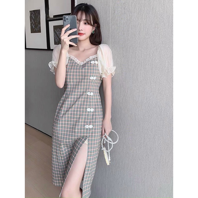 đầm lụa sọc caro xẻ tà cổ tim tay ngắn loe