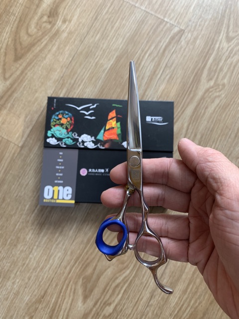 KÉO CẮT TÓC TITAN AT-03 chuyên dùng cho barber / salon