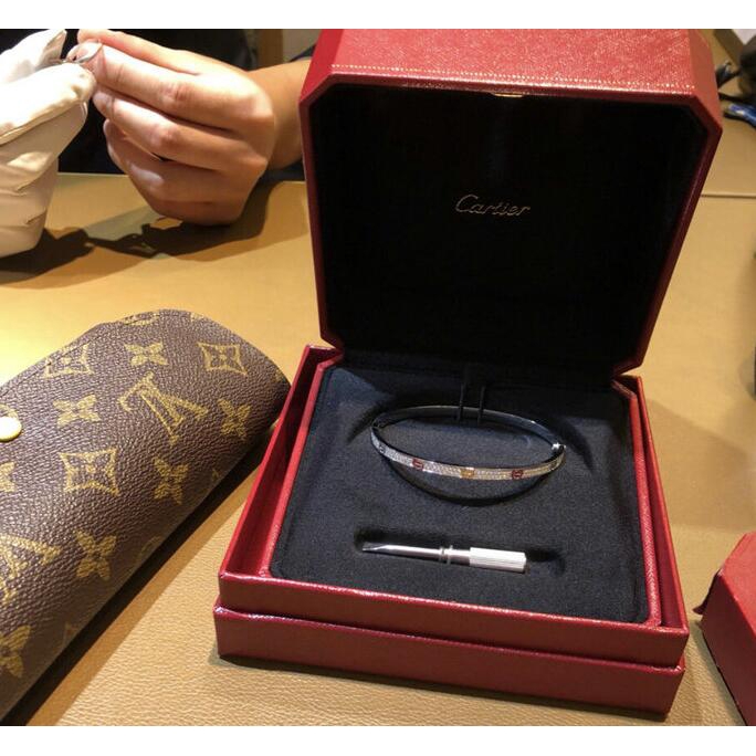 Vòng tay thời trang đính kim cương vàng hồng kèm tua vít & hộp | BigBuy360 - bigbuy360.vn