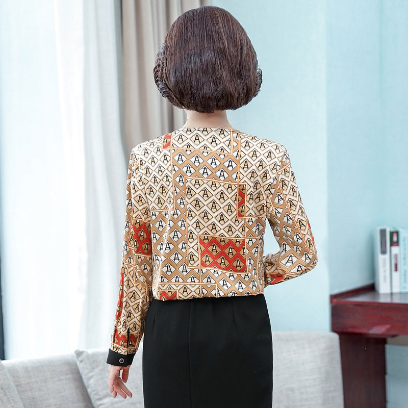 ℡Nữ trang áo dài tay mới mùa xuân váy người ngoại quốc Hoa hòe Blouse 40-50 tuổi mẹ