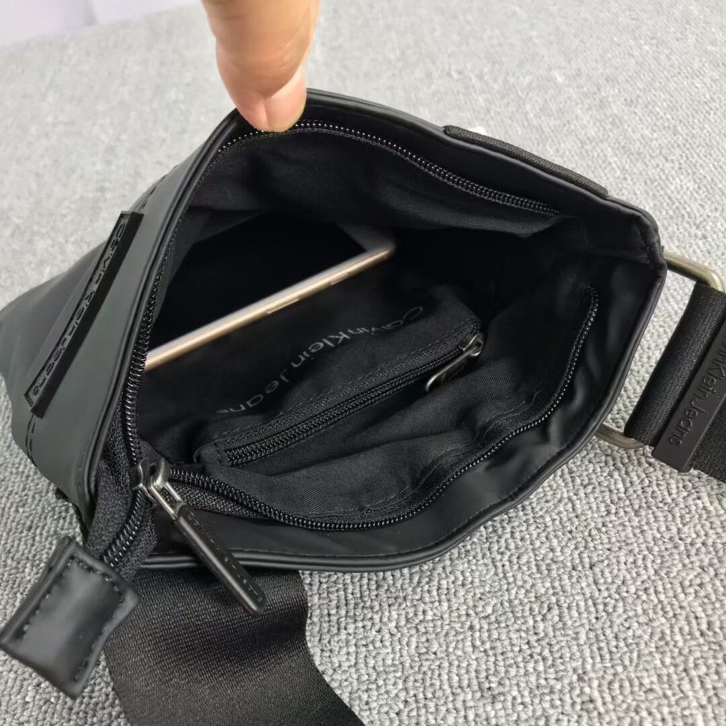 Túi đeo chéo Calvin Klein Crossbdy shoulder bag thời trang 2021 sành điệu