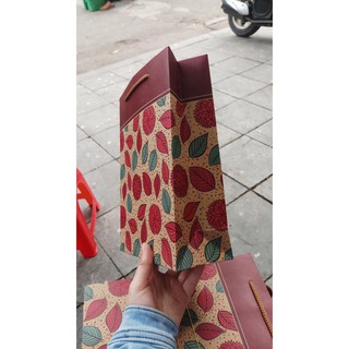 18,5 X 25,5 X 7,8 CM TÚI GIẤY ĐỰNG QUÀ - ĐỰNG MỸ PHẨM