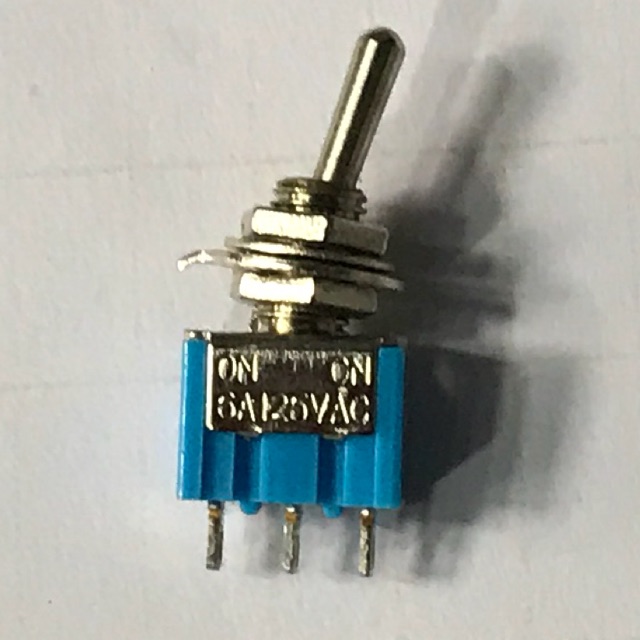 10 cái Công Tắc Gạt 102( Bật -Tắt)