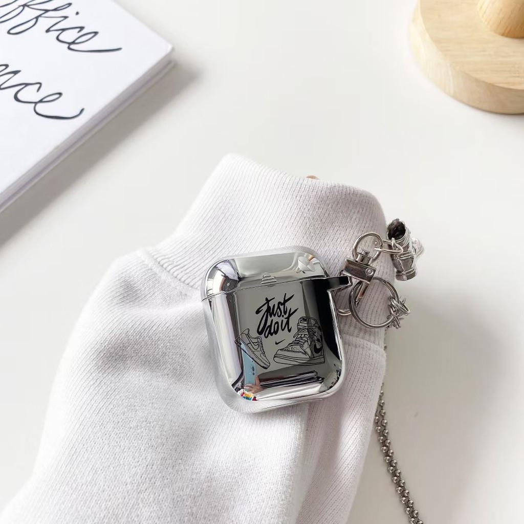 Vỏ Đựng Bảo Vệ Hộp Sạc Tai Nghe Airpods 1 / 2 Hình Chiếc Giày Ngộ Nghĩnh