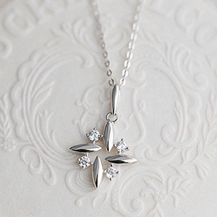 Dây Chuyền Cách Điệu Cối Xay Gió Gắn Đá Trắng Lộng Lẫy B2663 Bảo Ngọc Jewelry