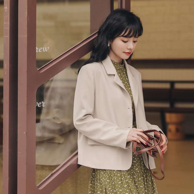 Áo khoác blazer phong cách Hàn Quốc trẻ trung hợp thời trang mặc hàng ngày cho nữ | BigBuy360 - bigbuy360.vn
