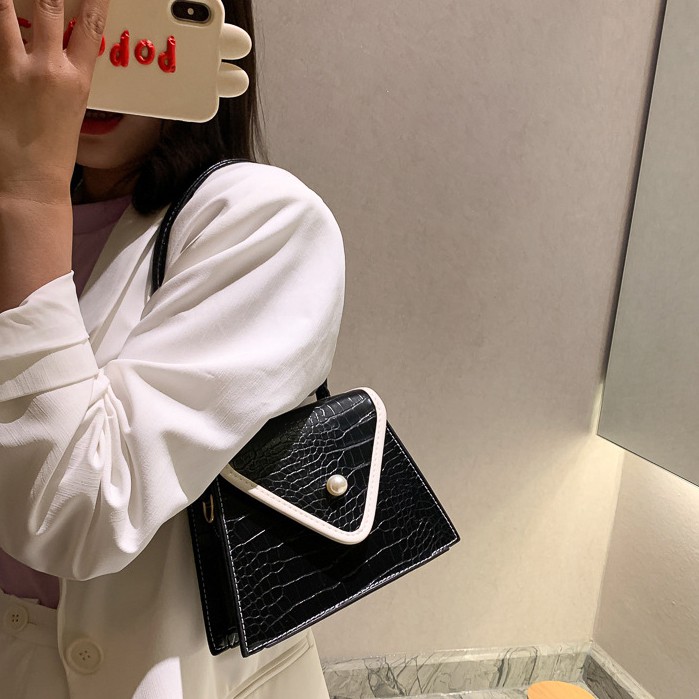 Túi kẹp nách đeo chéo nữ QC