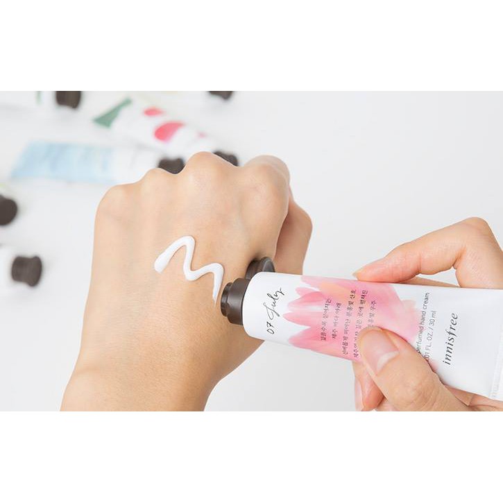 Kem Dưỡng Da Tay Hương Nước Hoa Innisfree Jeju Life Perfumed Hand Cream 30ml