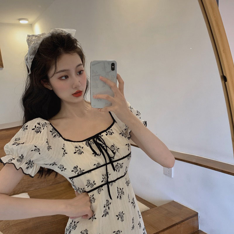 Đầm Cổ Vuông Hoạ Tiết Hoa Kiểu Dáng Trẻ Trung Xinh Xắn Kiểu Hàn Quốc | BigBuy360 - bigbuy360.vn