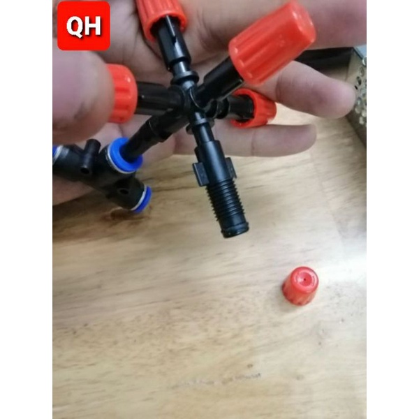 Béc phun sương đỏ loại 1 hướng và  5 hướng lọai 1 + T nối nhanh ống 8mm ( Bộ như hình loại 1 )