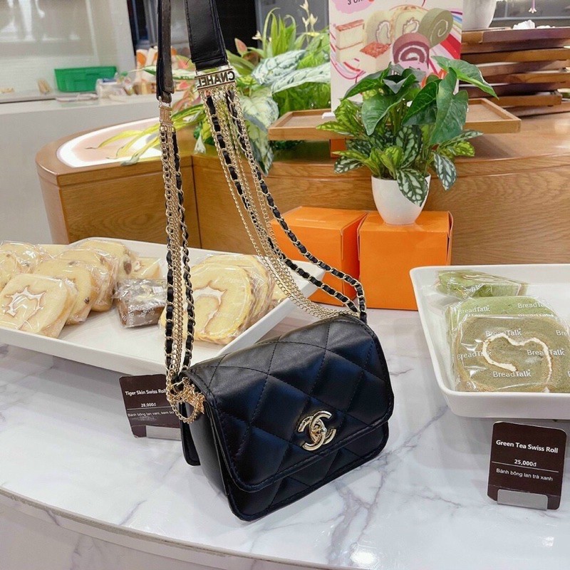 [HOT HIT] Túi CN ngọc trinh nhiêu xích lót đỏ có in dập logo(da bao mềm nhé)b | BigBuy360 - bigbuy360.vn