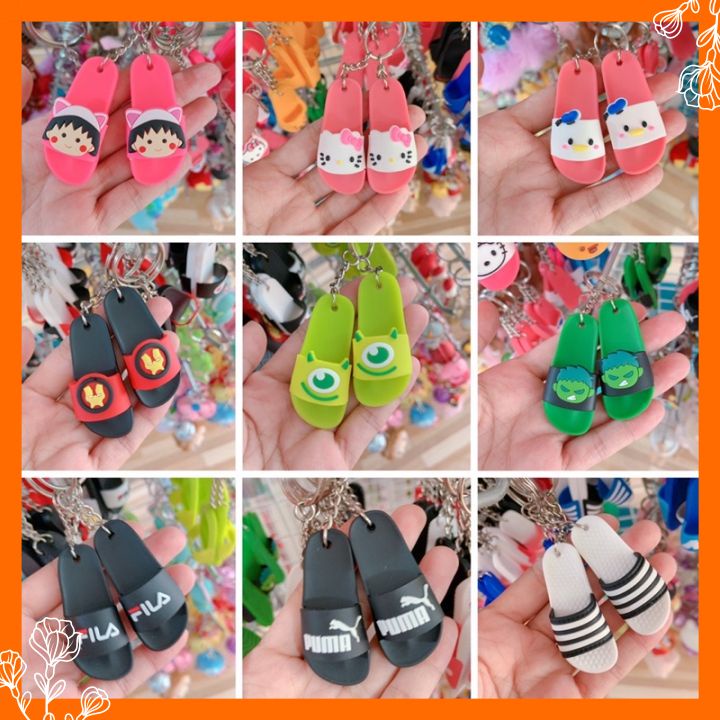 Móc khoá đôi dép cute.