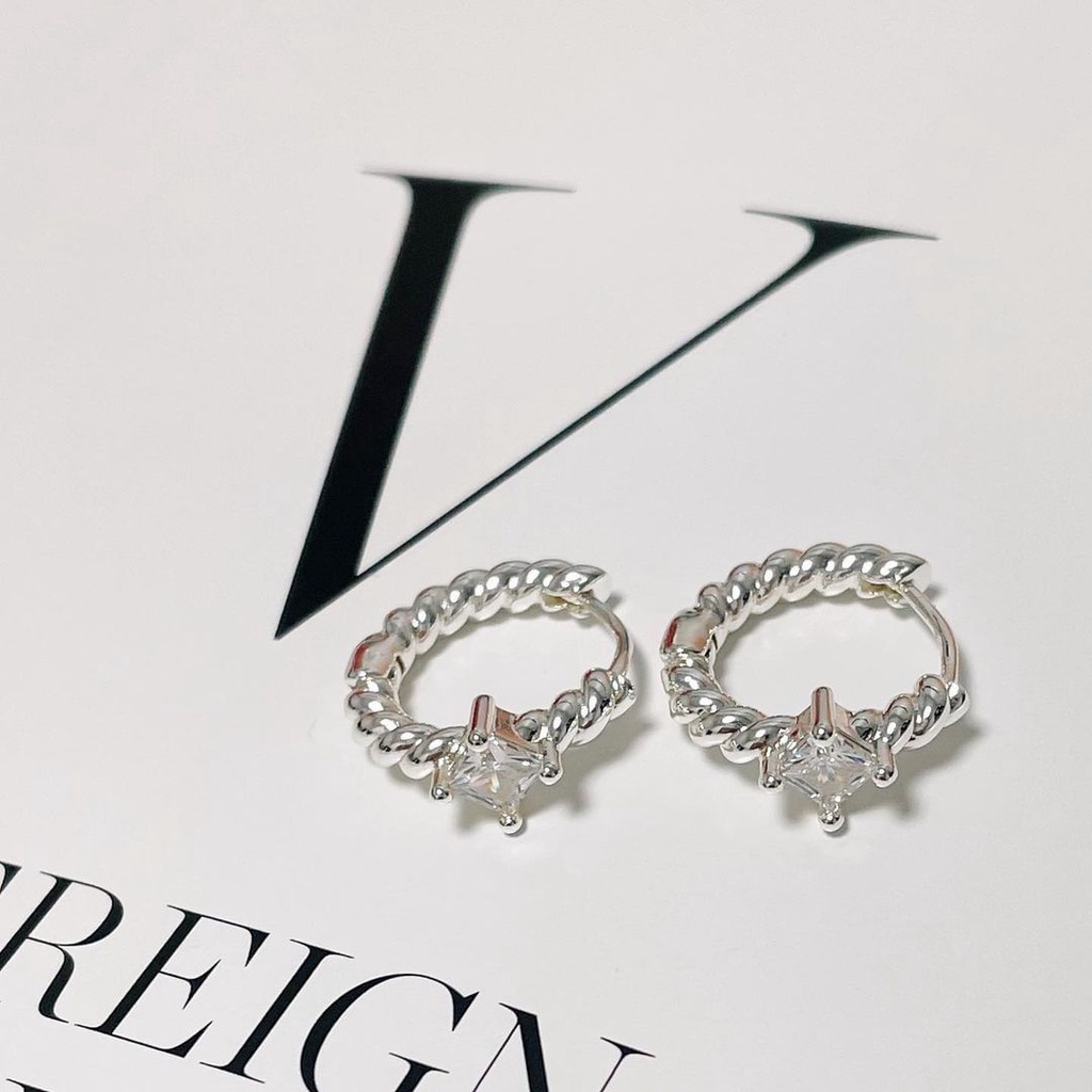 CHÍNH HÃNG KHUYÊN TAI MOMENTO JUSTLOVER V BTS