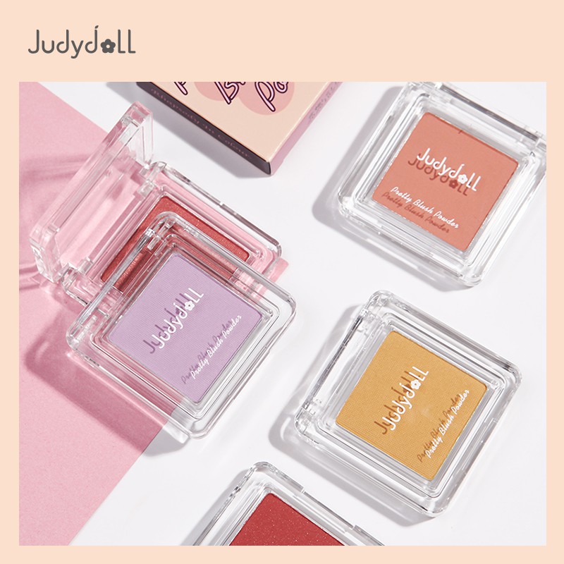 Phấn má hồng JudyDoll một màu giúp tạo khối và bắt sáng cho làn da