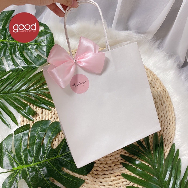 30 Túi giấy trắng tặng nơ lụa siêu xinh đựng mỹ phẩm, đựng quà tặng