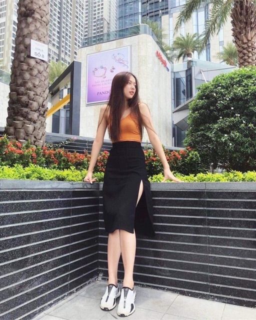 Chân váy xẻ tà siêu hot | BigBuy360 - bigbuy360.vn