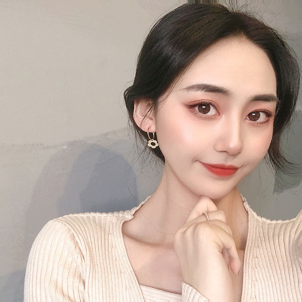 Khuyên Tai Dạng Vòng 2021 Hình Hoa Nhiều Màu Sắc Thời Trang Thanh Lịch Cho Nữ