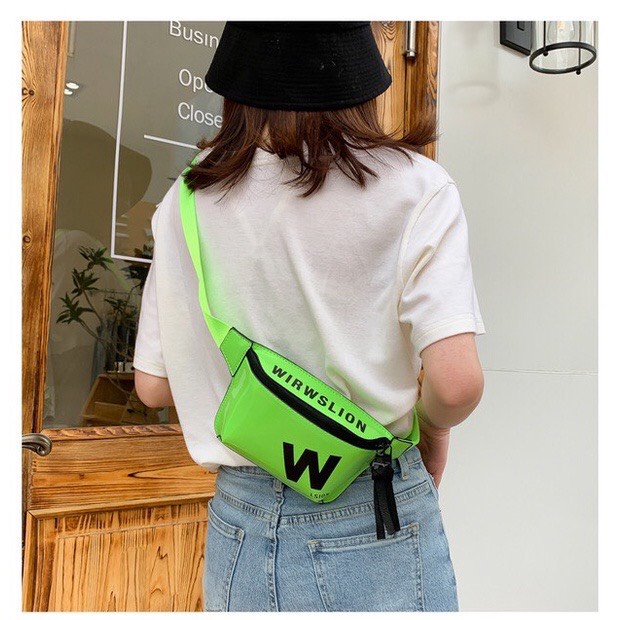 Túi Bao Tử Nữ Hot Trend Nhựa PU Chống Nước in Hình W