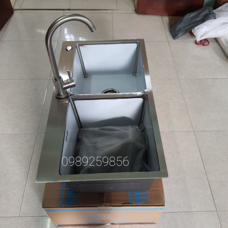 COM BO Chậu rửa bát 304 Korea.8245 cân,lệch tùy thời điểm.tặng kèm vòi rửa bát nóng lạnh Sus 304.