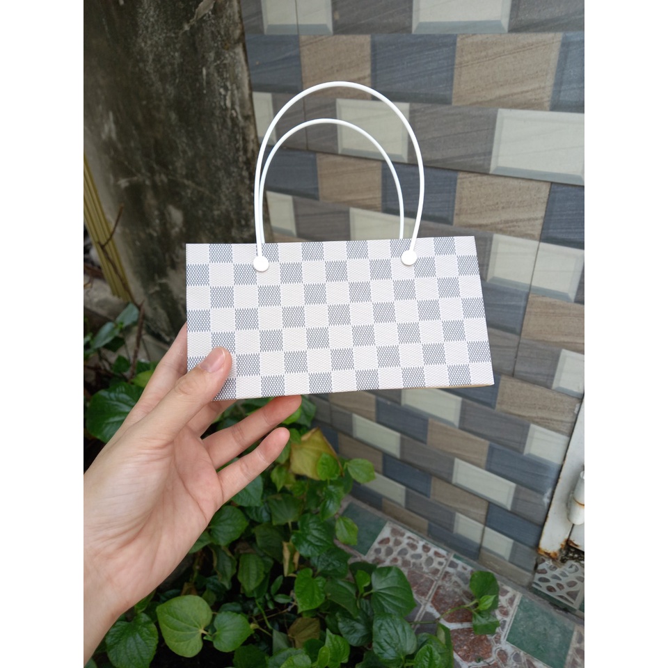 50 cái - Túi giấy mini size 17x9x6 đựng mỹ phẩm,trang sức,3 hũ yến chưng - Mẫu số 54