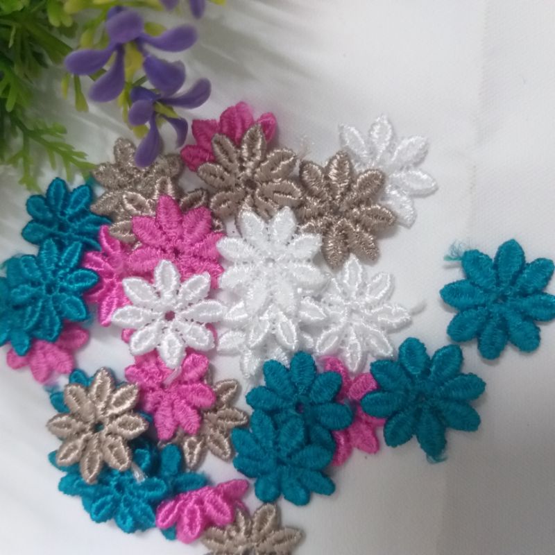 Hoa thêu trang trí thủ công  ,size 1.7 cm  đến 7cm.