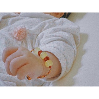 vòng tay hổ phách mật lạp