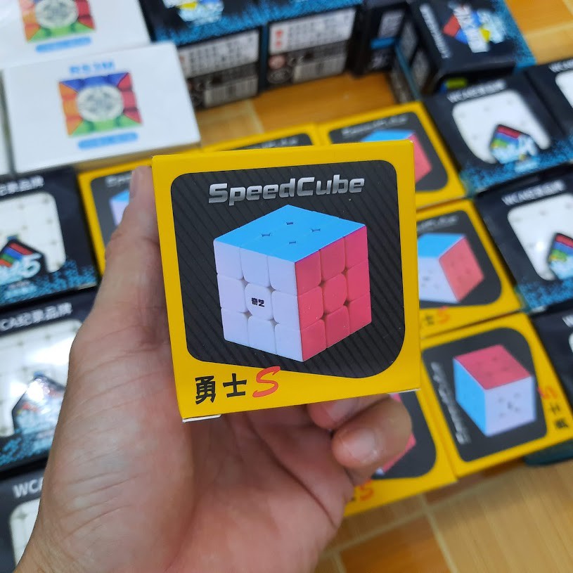 Rubik 3x3 SpeedCube bằng nhựa Rubic 3 Tầng Không Viền QiYi Warrior S Stickerless đồ chơi trẻ em