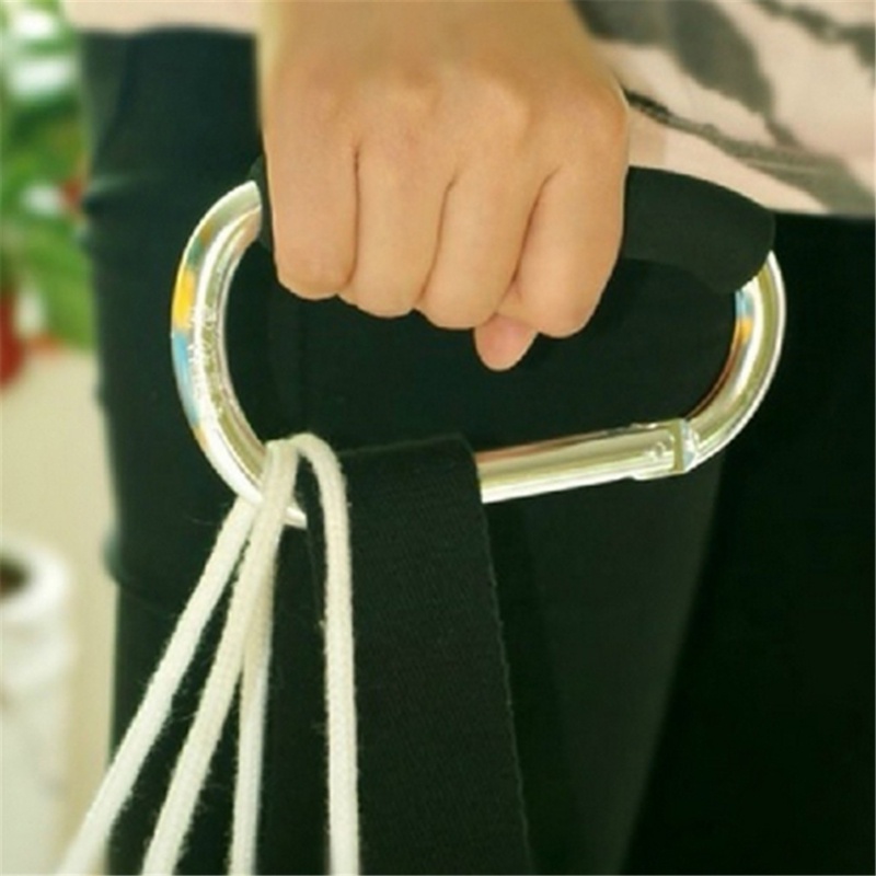 1 móc treo đồ gắn xe đẩy em bé