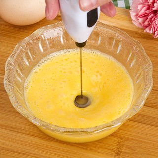 Máy đánh trứng mini cầm tay, tạo bọt cà phê, đánh kem tươi, trộn bột cho bé, khuấy đồ uống xài pin siêu tiện lợi