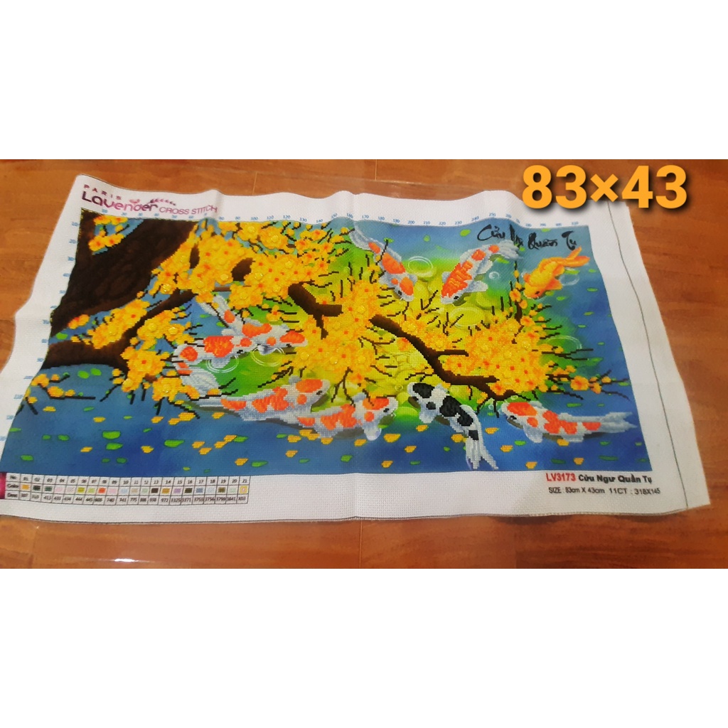 Tranh thêu cá cửu ngư quần hội KT:83x44cm,tranh chưa thêu.Tặng kéo và xỏ chỉ.