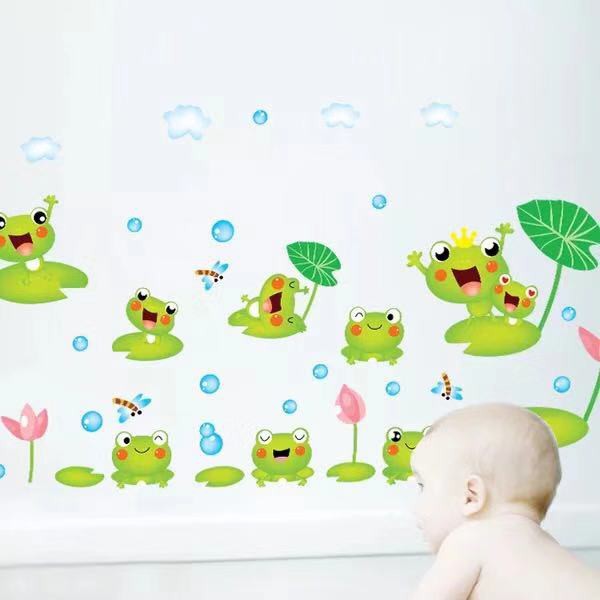 Decal trang trí tường Hồ Sen của Ếch Xanh tinh nghịch