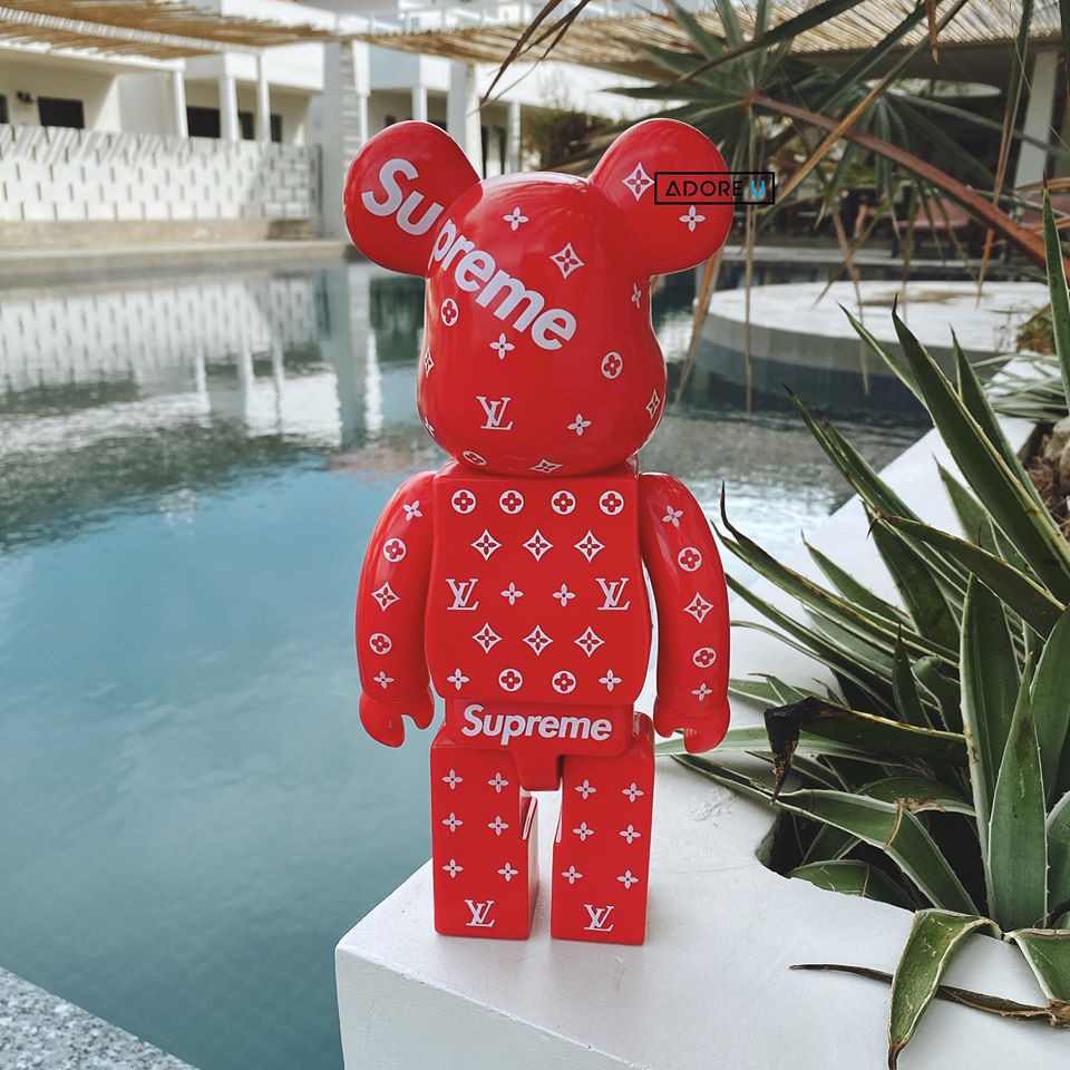 Tượng Bearbrick x LV Supreme 400%