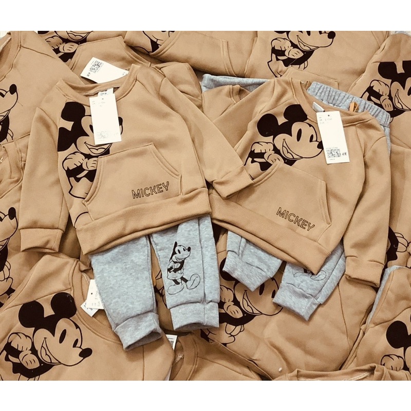 Set bộ nỉ bông Mickey H M cho bé trai siêu đẹp màu nâu tây