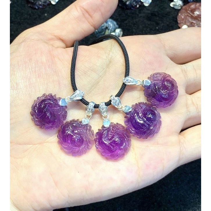 Mặt dây chuyền Hồ Ly chúa dáng tròn đá TA tím kích thước 1,7cm