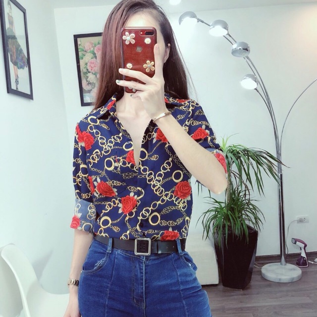 Áo hoa hồng cổ đức